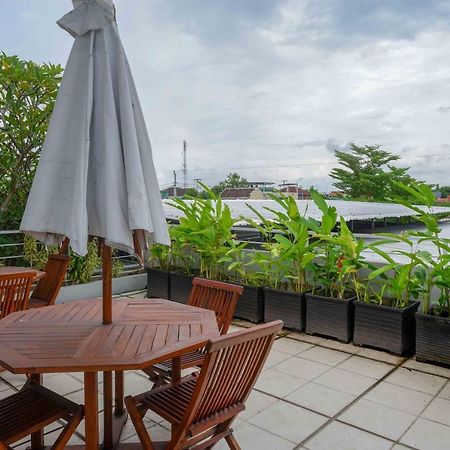 Sans Hotel Absari Yogyakarta Jarakan Экстерьер фото