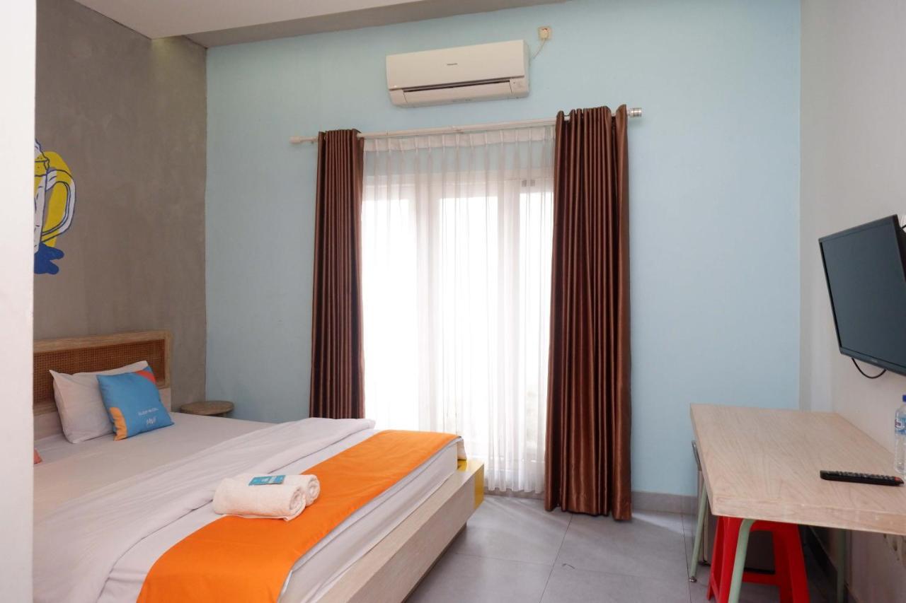 Sans Hotel Absari Yogyakarta Jarakan Экстерьер фото