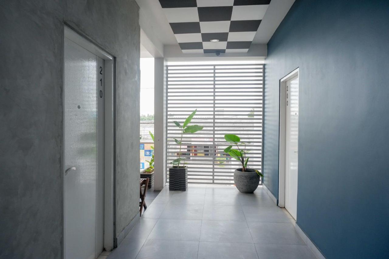 Sans Hotel Absari Yogyakarta Jarakan Экстерьер фото
