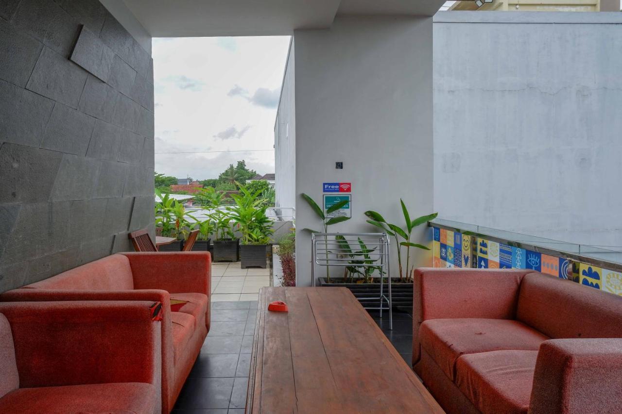 Sans Hotel Absari Yogyakarta Jarakan Экстерьер фото