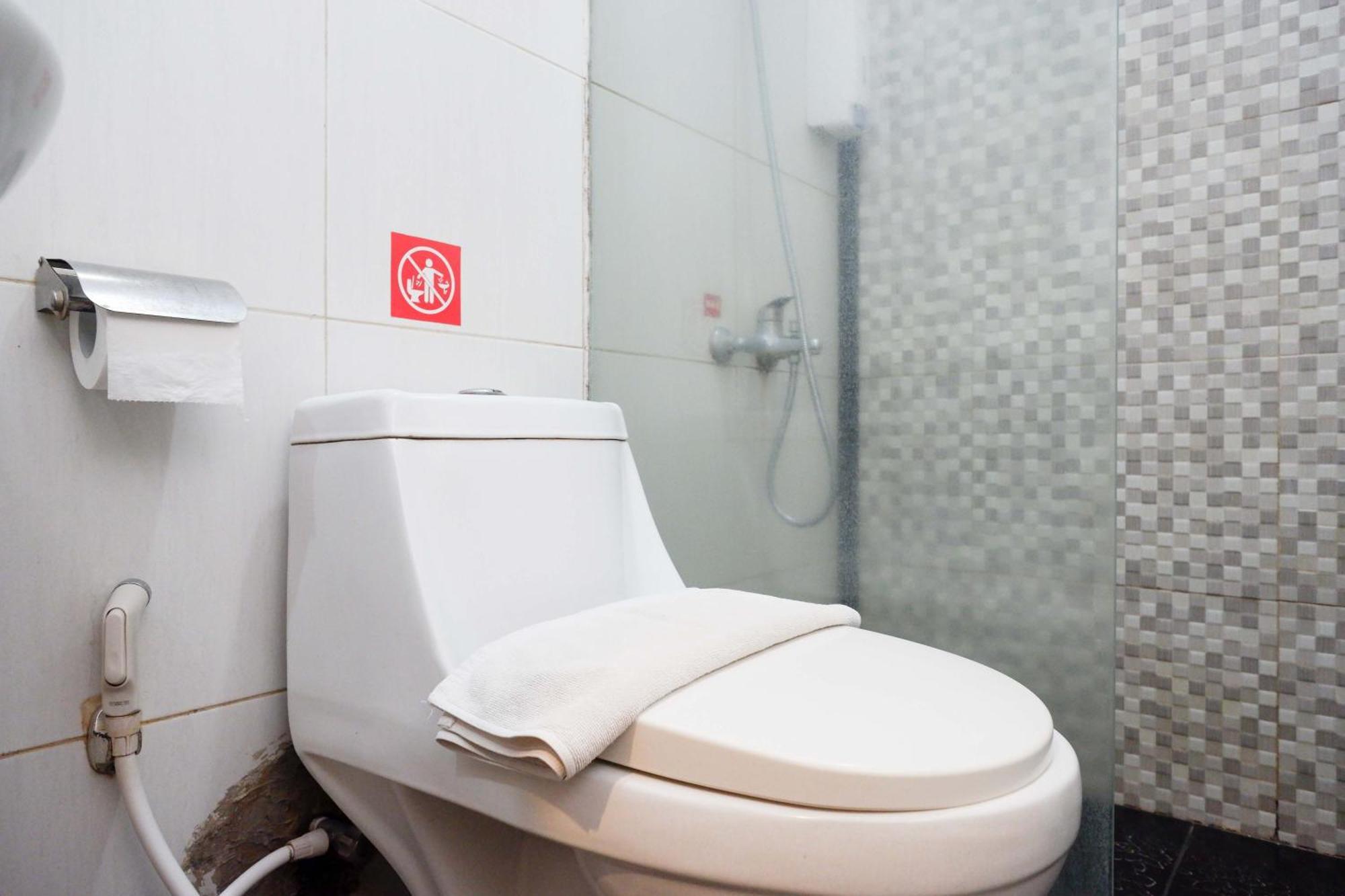 Sans Hotel Absari Yogyakarta Jarakan Экстерьер фото
